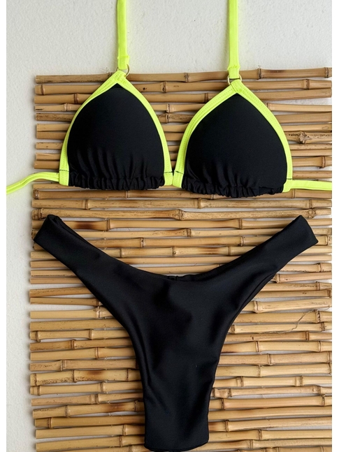 BIQUÍNI CORTININHA CALCINHA ASA DELTA PRETO COM DETALHE VERDE NEON COLEÇÃO ESQUENTA FOLIA
