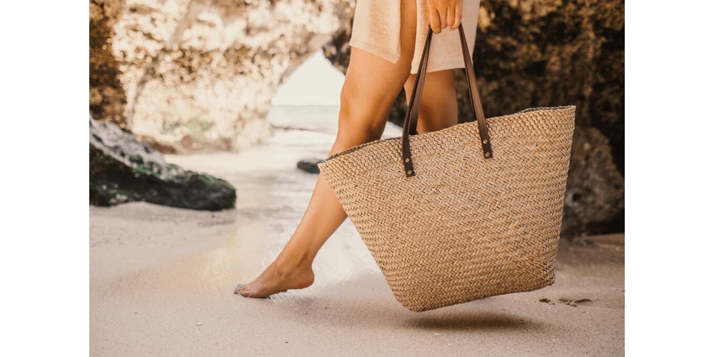 O que levar na bolsa de praia? Confira 8 itens que não podem faltar
