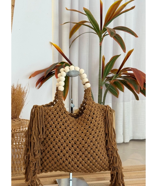 BOLSA MARROM COM FRANJAS E ALÇAS DE BOLINHAS