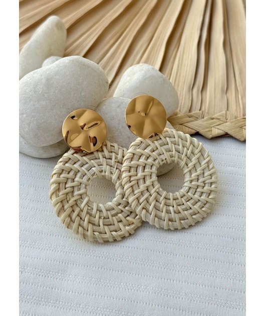 ACESSÓRIO DE PRAIA BRINCO REDONDO EM PALHA OFF WHITE