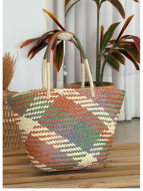 BOLSA ESTRUTURA EM PALHA COLORIDA TERRACOTA E VERDE