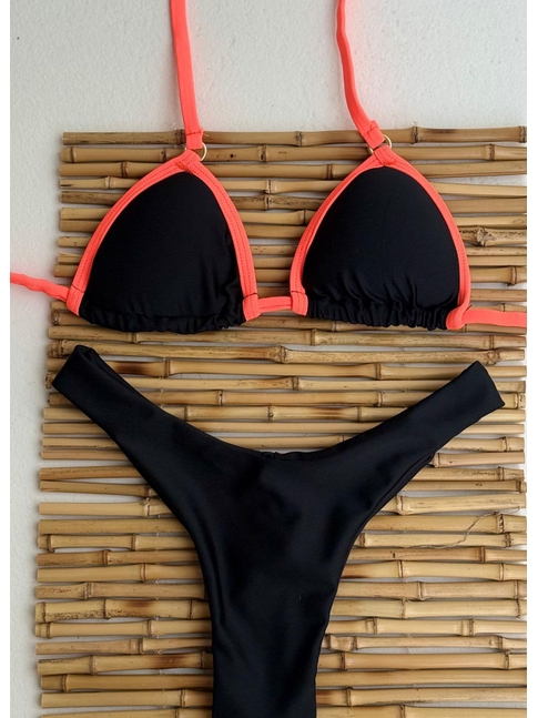 BIQUÍNI CORTININHA CALCINHA ASA DELTA PRETO COM DETALHE LARANJA NEON COLEÇÃO ESQUENTA FOLIA