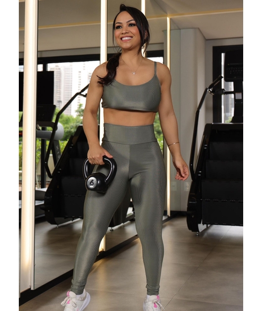 CONJUNTO FITNESS TOP COM CALÇA VERDE MILITAR COLEÇÃO FEBELA MOVE