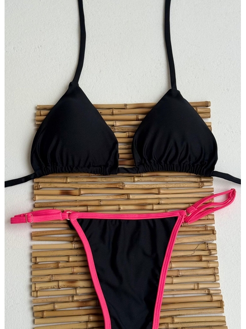 BIQUÍNI CORTININHA CALCINHA COM REGULADOR PRETO COM DETALHE ROSA NEON COLEÇÃO ESQUENTA FOLIA