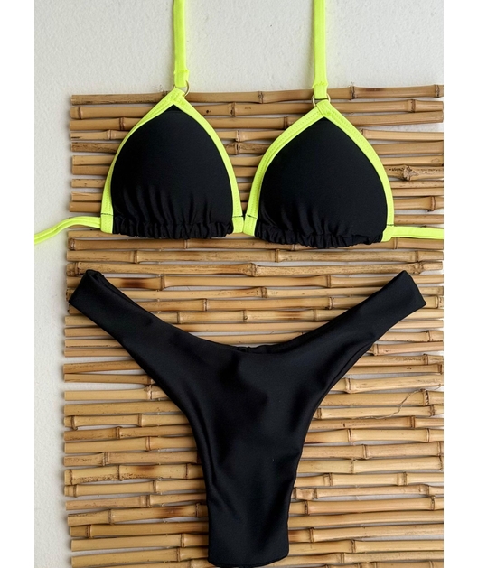 BIQUÍNI CORTININHA CALCINHA ASA DELTA PRETO COM DETALHE VERDE NEON COLEÇÃO ESQUENTA FOLIA