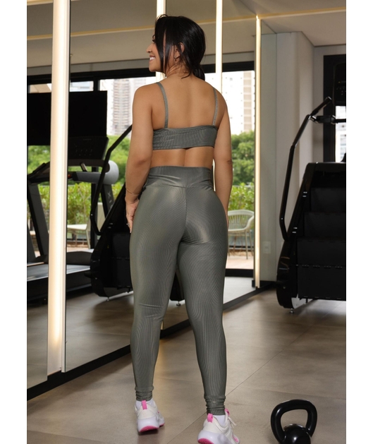 CONJUNTO FITNESS TOP COM CALÇA VERDE MILITAR COLEÇÃO FEBELA MOVE