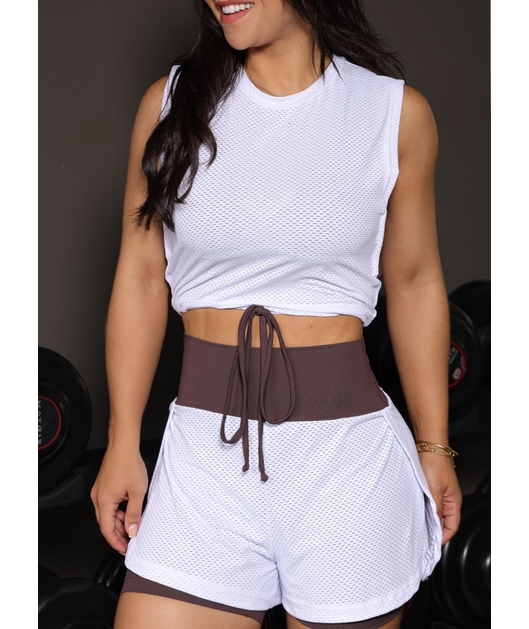 CONJUNTO FITNESS CROPPED COM SHORT DUPLO BRANCO COM MARROM COLEÇÃO FEBELA MOVE