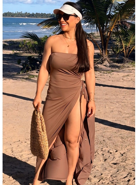 SAÍDA DE PRAIA TOMARA QUE CAIA LONGO COM RECORTE LATERAL MARROM COLEÇÃO CARIBENHA