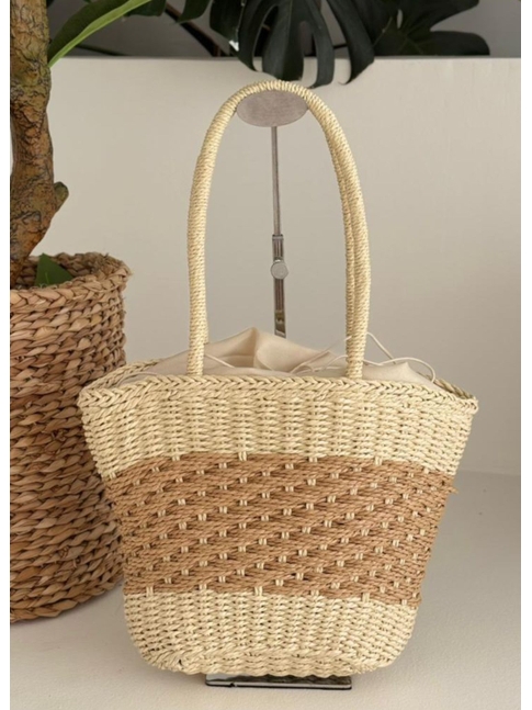 BOLSA DE PALHA MEDIA OFF WHITE COM LISTRAS NUDE