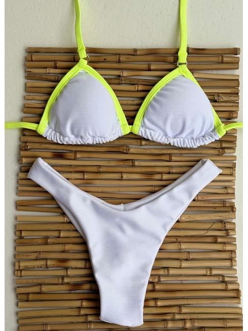 BIQUÍNI CORTININHA CALCINHA ASA DELTA BRANCO COM DETALHE VERDE NEON COLEÇÃO ESQUENTA FOLIA